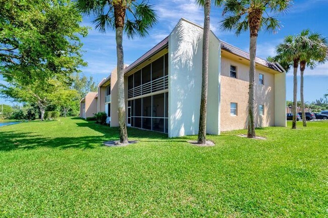 Building Photo - 100 Lake Meryl Dr