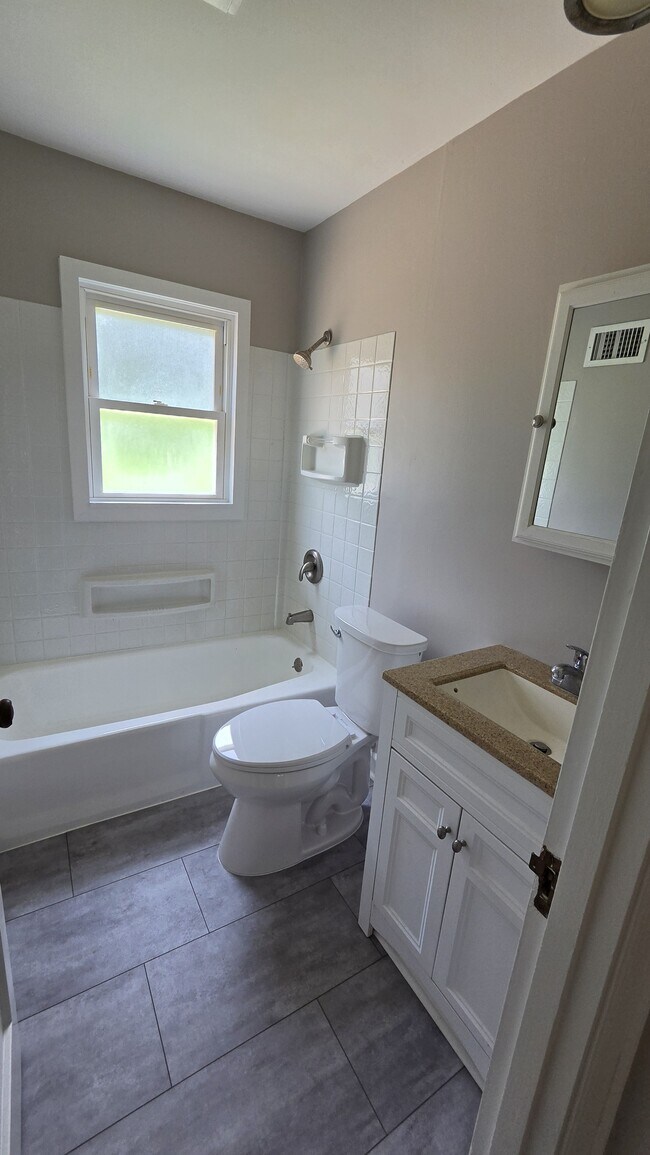 Building Photo - 3450 Westridge Ln