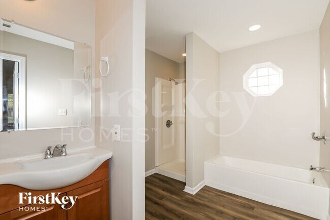 Building Photo - 9626 Piper Lake Dr