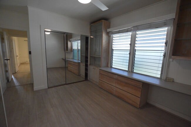 Building Photo - L769ach (REOM)