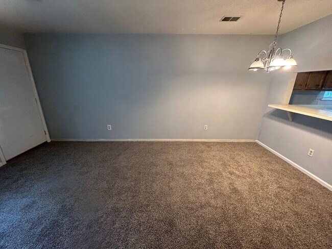 Building Photo - Charming 2-bedroom, 1.5-bath townhouse located in the desirable Irmo area near the Lake Murray Dam!