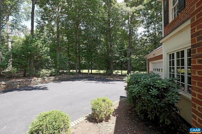 Building Photo - 2952 Cove Trce