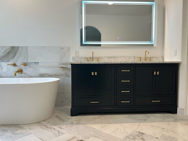 Building Photo - 2339 Chiquita Ln