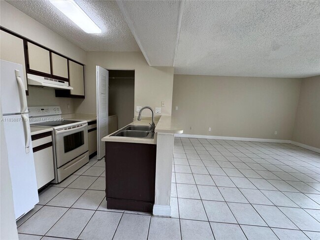 Building Photo - 1249 SW 46th Ave