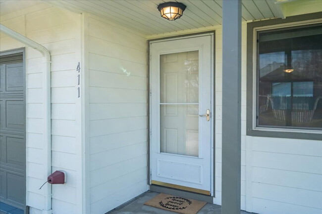 Building Photo - 411 E 3rd St