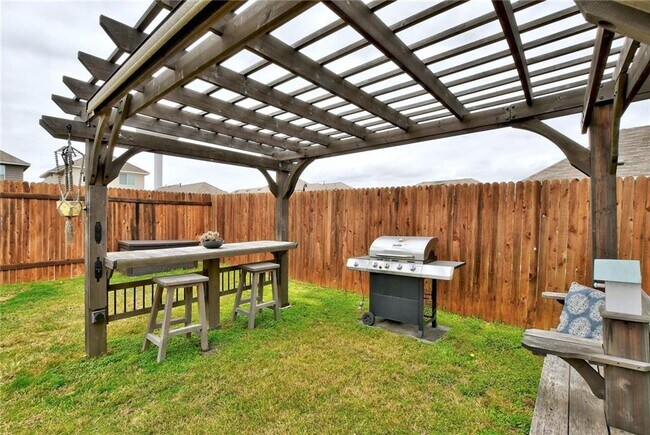 Building Photo - 4616 Inicio Ln