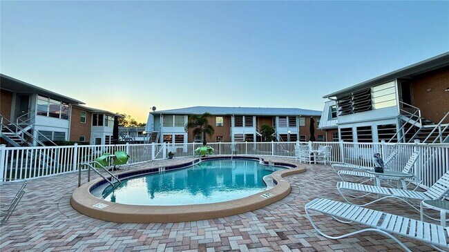 Building Photo - 22333 Edgewater Dr