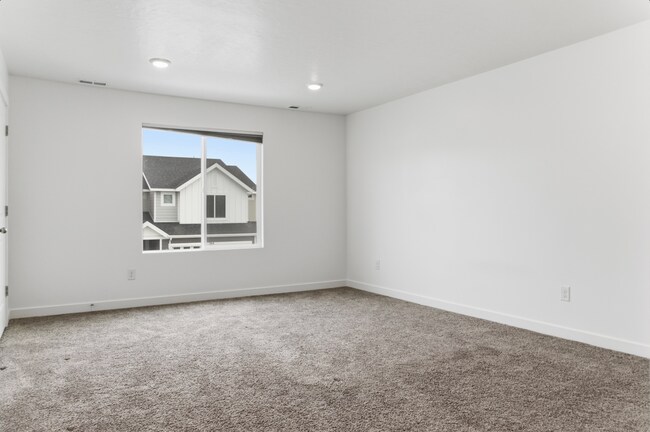 Building Photo - 367 Navigator Ct