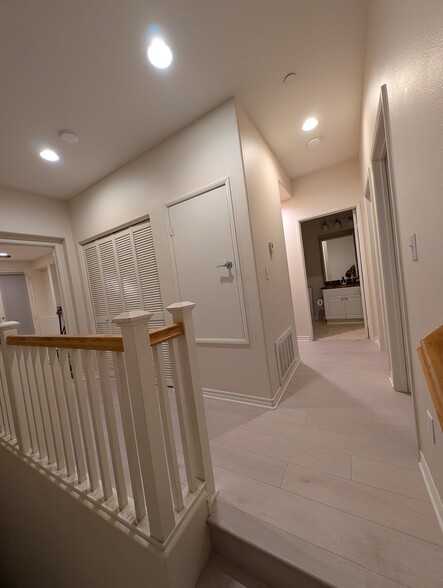 Building Photo - 20441 Paseo Altisse