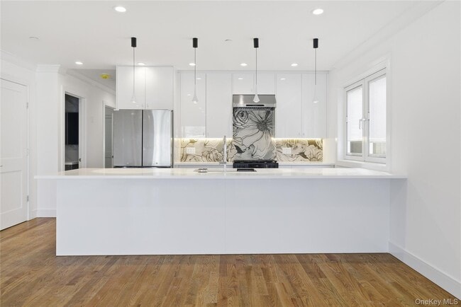 Building Photo - 550 E Harrison St