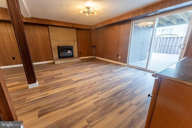 Building Photo - 7426 Rhondda Dr