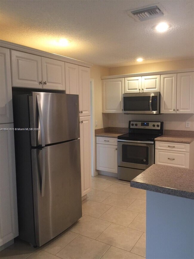 Building Photo - 968 SW 149th Terrace