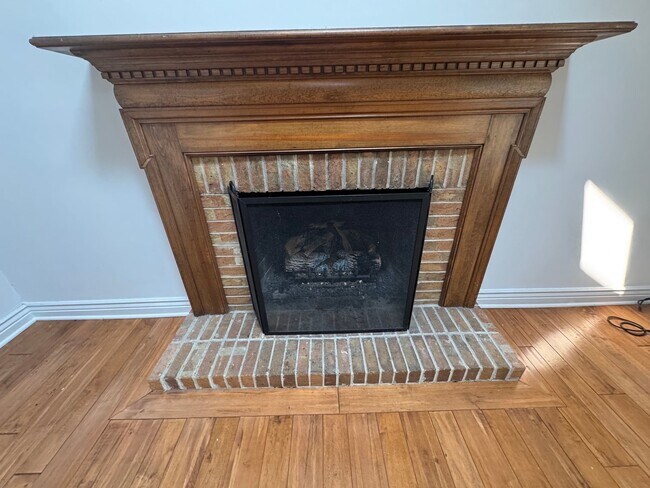 Building Photo - 102 Ravenwood Pl