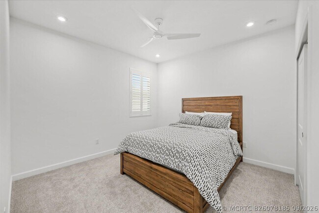 Building Photo - 10550 SW Orana Dr
