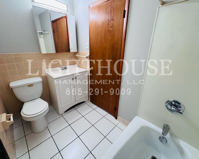 Building Photo - 2152 Dandridge Ave