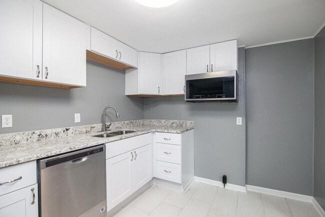 Building Photo - 1014 Wilson Ave