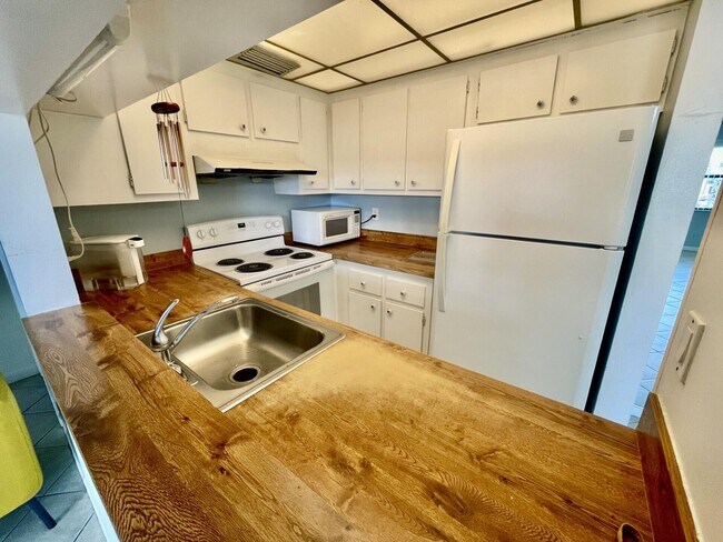 Building Photo - 7070 Golf Colony Ct