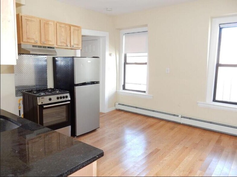 Building Photo - 232 Cambridge St