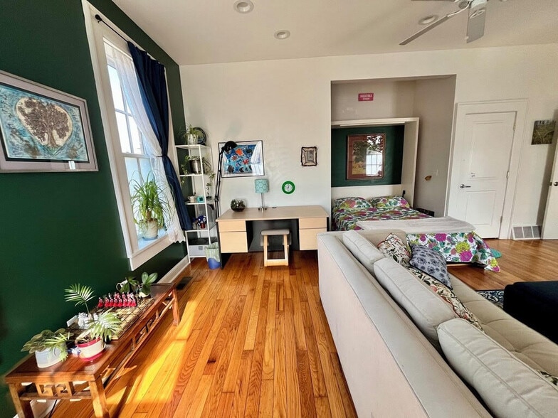 Building Photo - 51 Church St