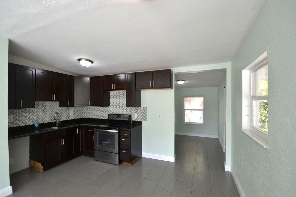 Building Photo - 1324 Brookhill Dr
