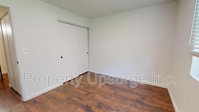 Building Photo - 488 Wiltsey Ave - C