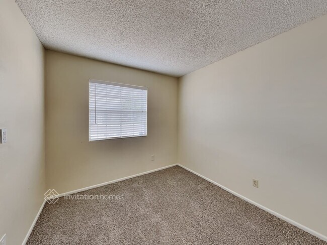 Building Photo - 4707 W Villa Maria Dr