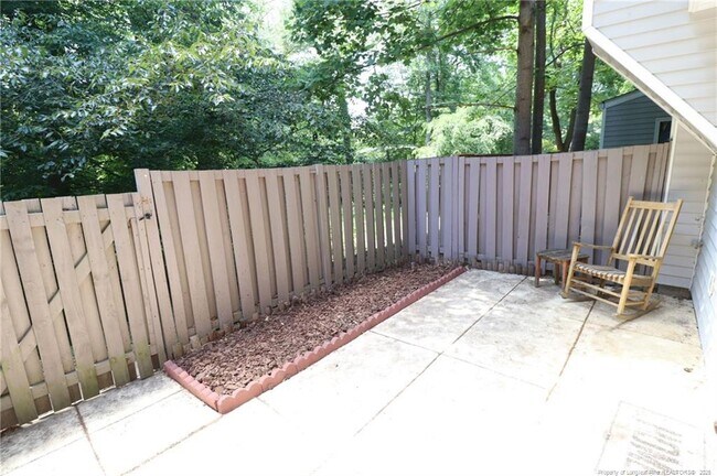 Building Photo - 7283 Sandy Creek Dr
