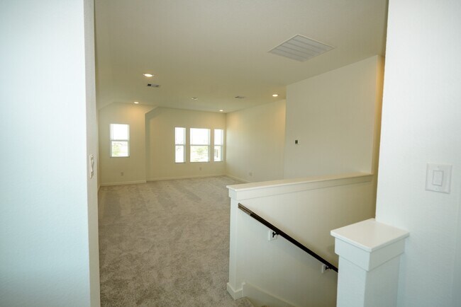 Building Photo - 6403 Periwinkle Blossom Ln