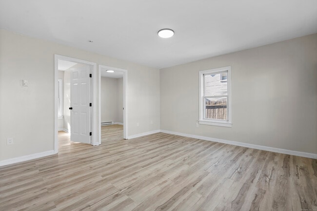 Building Photo - 243 N Main St