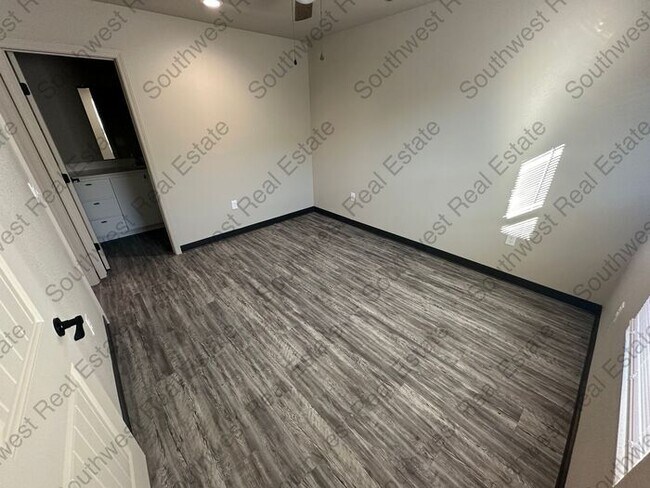 Building Photo - Brand New 2 bedroom 2 bath apartment