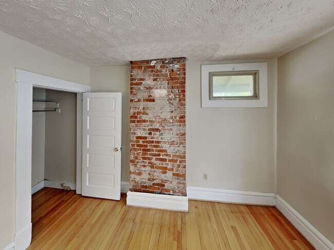 Building Photo - 286-288 E 16th Ave-288