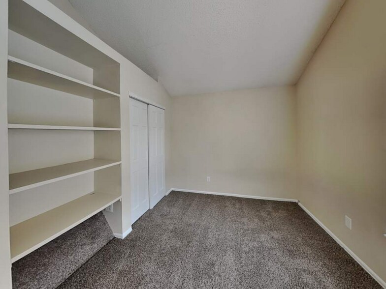 Building Photo - 7736 Halleys Dr