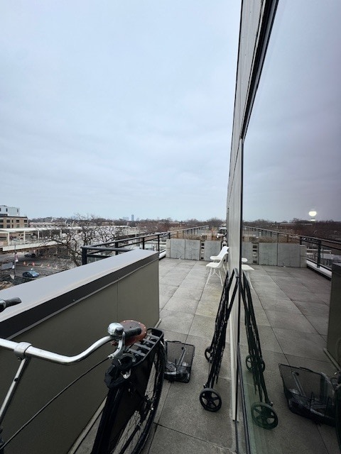 Building Photo - 2407 W Eastwood Ave