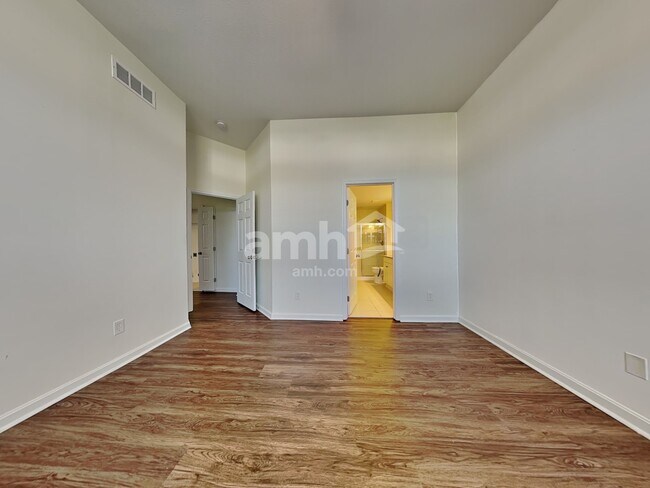 Building Photo - 2816 Fairways Drive