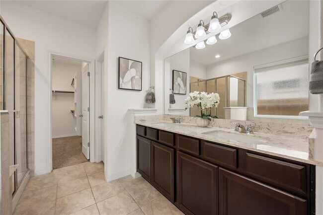 Building Photo - 2213 Santa Isabella Dr