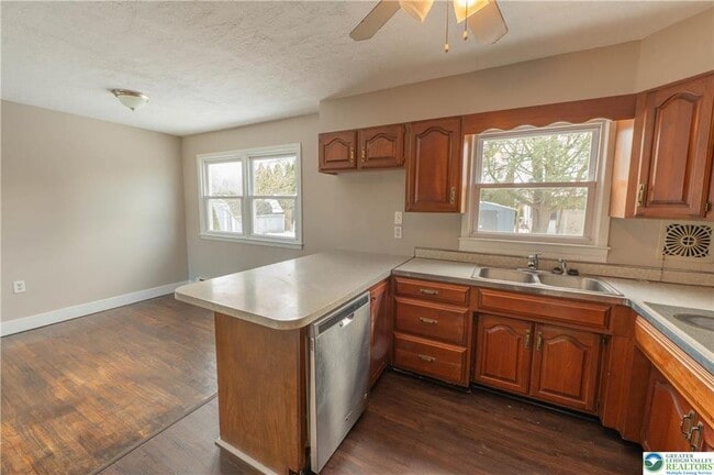 Building Photo - 1424 Grace St