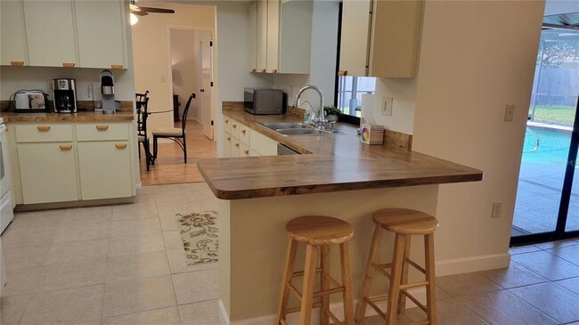 Building Photo - 1526 Georgetowne Ln