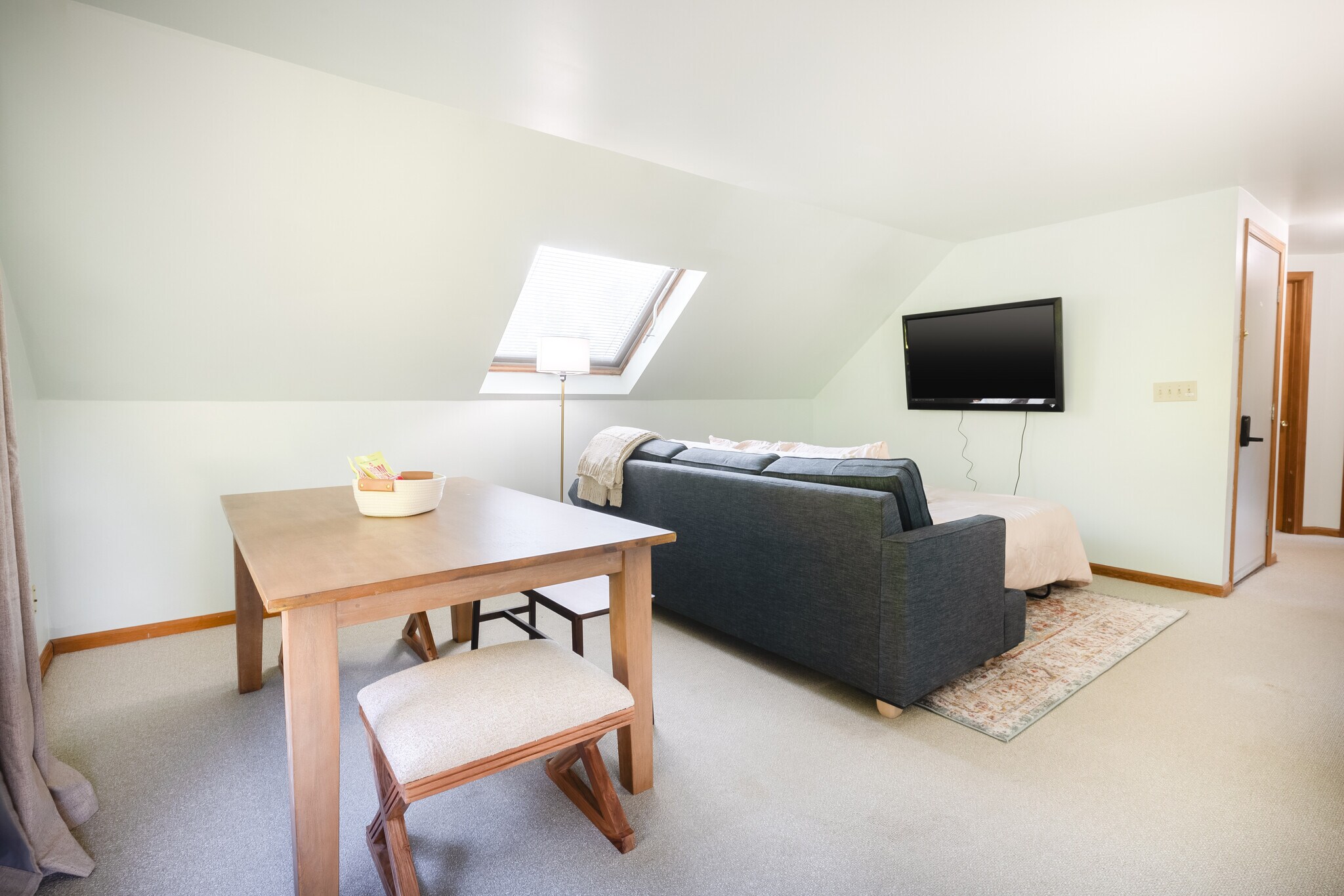 Building Photo - 65 Whately Rd