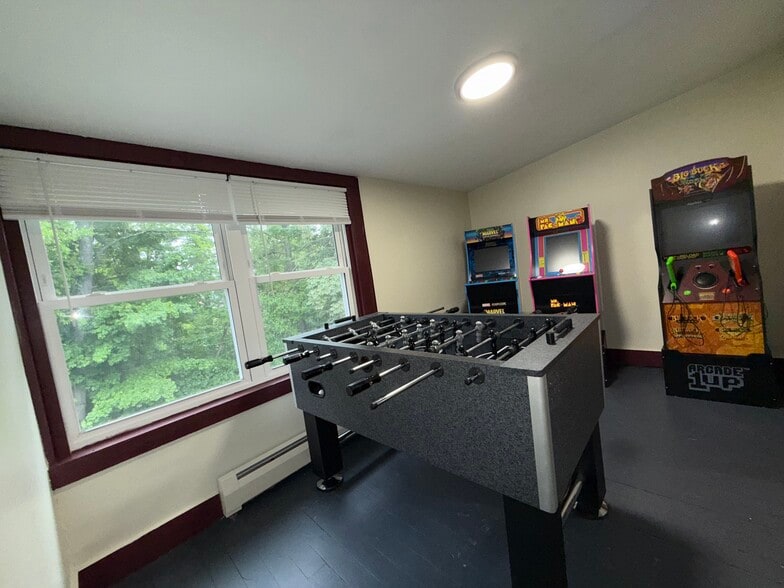 Building Photo - 51 Front St