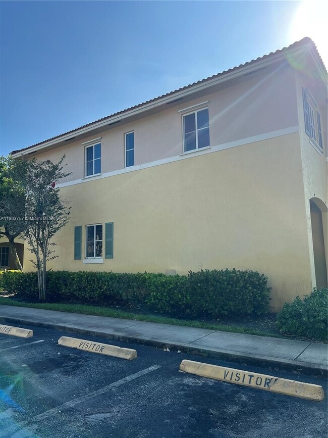 Building Photo - 6065 SW 19th Ct