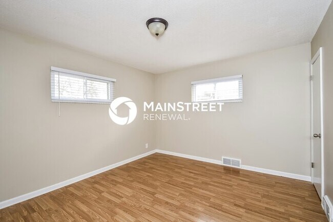 Building Photo - 3 Bedroom Pet-Friendly Home in Louisville,...