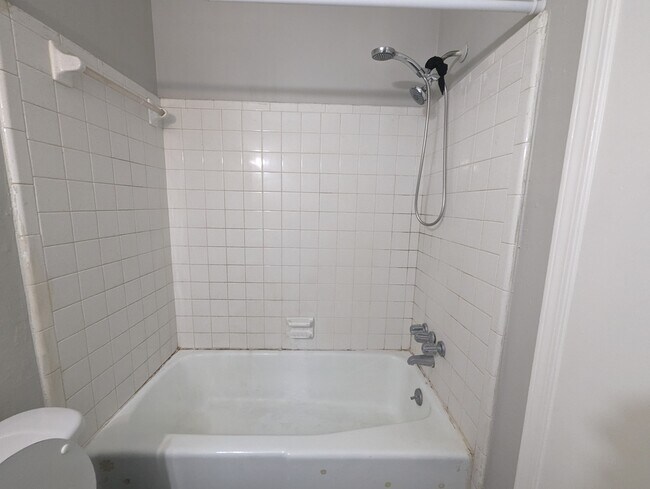 Building Photo - 1 Claremont Pl