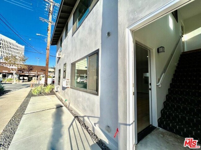 Building Photo - 11702 Dorothy St