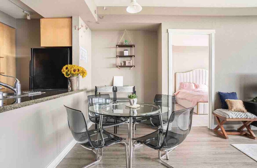 Building Photo - 11011 NE 9th St