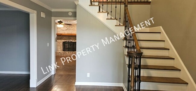 Building Photo - Exceptional 5-Bedroom Home with Luxury Out...