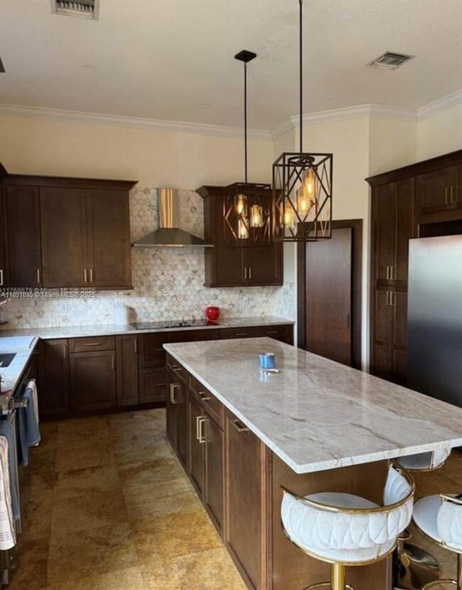 Building Photo - 3571 NE 11th Dr