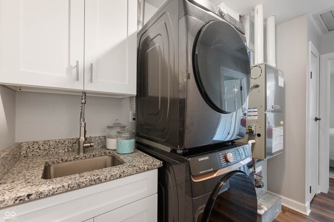 Building Photo - 66 Sherman Dr