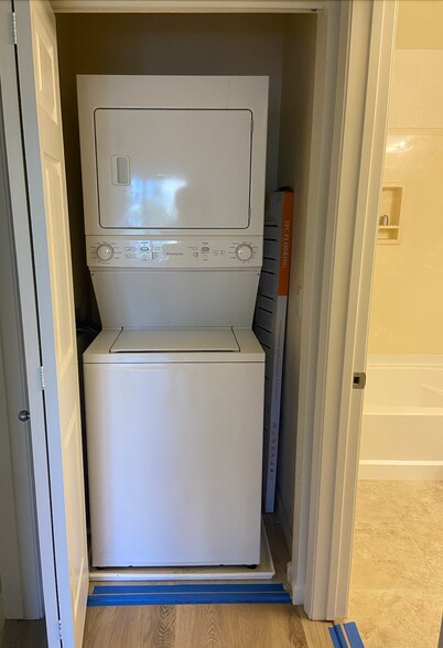 Laundry - 39 E Agate Ave
