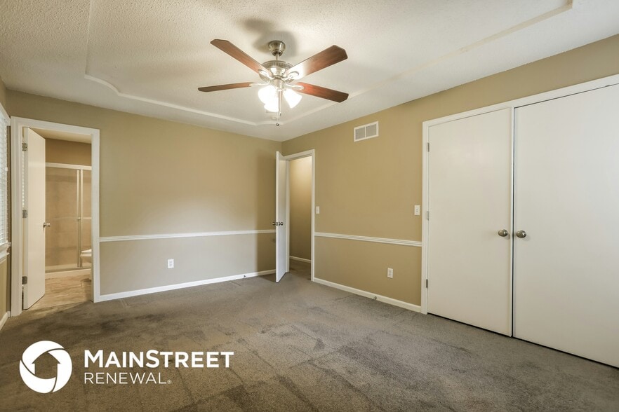 Building Photo - 404 Meadow Ln