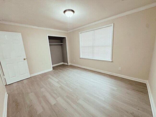 Building Photo - 29223 AR-84